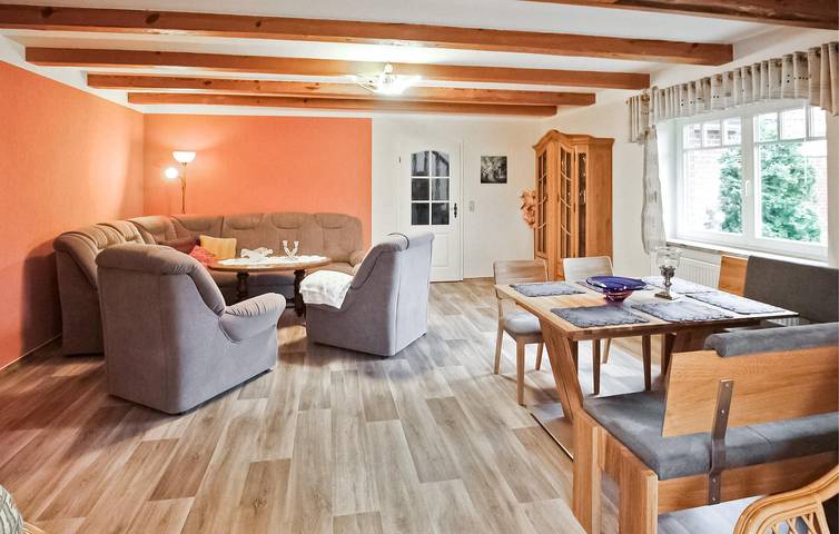 Flucht am Strand: Gemütliches Apartment mit Terrasse und Parkplatz in Wokuhl-Dabelow, Mecklenburg-Strelitz