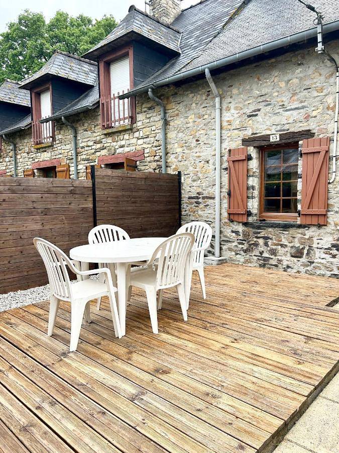 Two-Bedroom House in Pléchâtel, Région de Redon