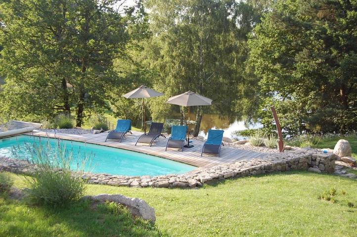 Location de vacances pour 14 personnes, avec vue et jardin ainsi que vue sur le lac et piscine à Espagnac - 4