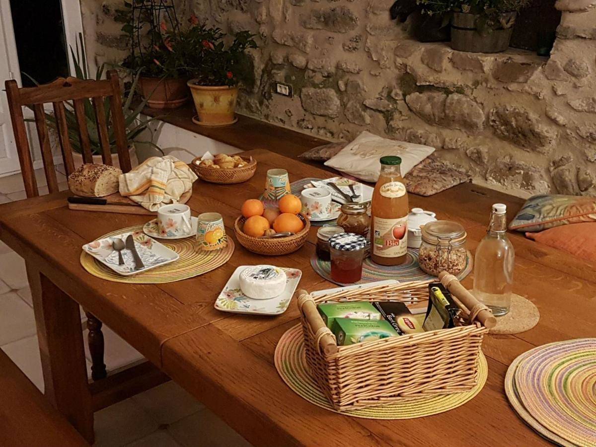 Tent in Saint-Vincent-de-Barrès, Privas (arrondissement)
