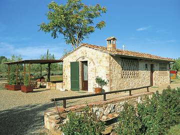 Location de vacances pour 4 personnes, avec terrasse ainsi que jardin et vue, animaux acceptés à Colle di Val d'Elsa