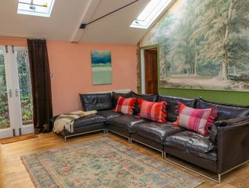 Log Cabin for 6 People in Oxfordshire, South East England, Photo 3