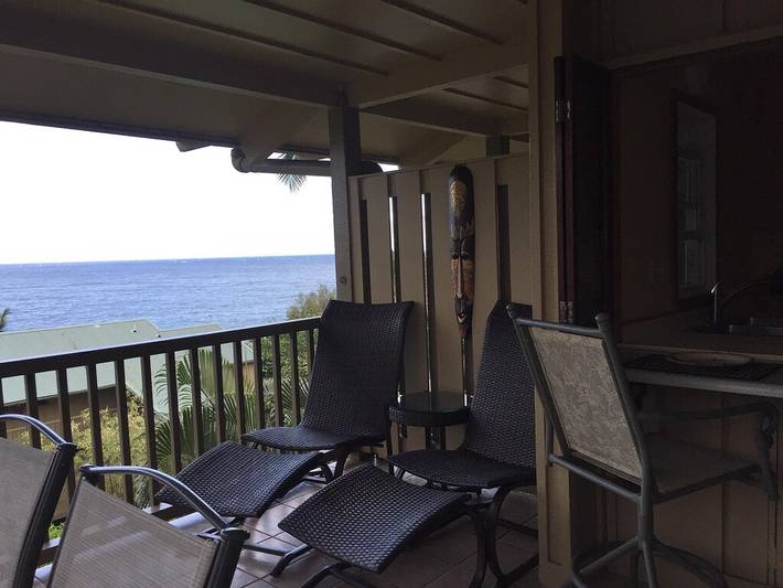 Vacation rental for 3 people, with yard and terrace in Hana