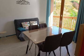 Gîte pour 4 personnes, avec jacuzzi ainsi que balcon et sauna à Montgellafrey