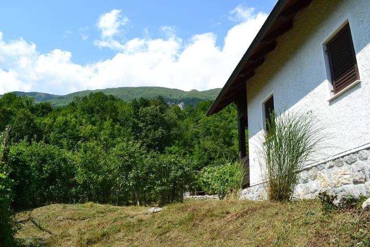 Location de vacances pour 4 personnes, avec terrasse et piscine ainsi que jardin et vue, animaux acceptés à Kobarid - 3