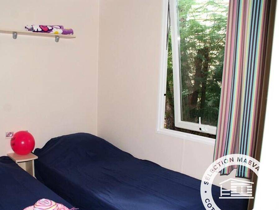 Montana Parc - Gassin - Golfe de St Tropez - Mobile home 8 persons - 4 Rooms 6/8 People Air-conditioned in Gassin, Draguignan region