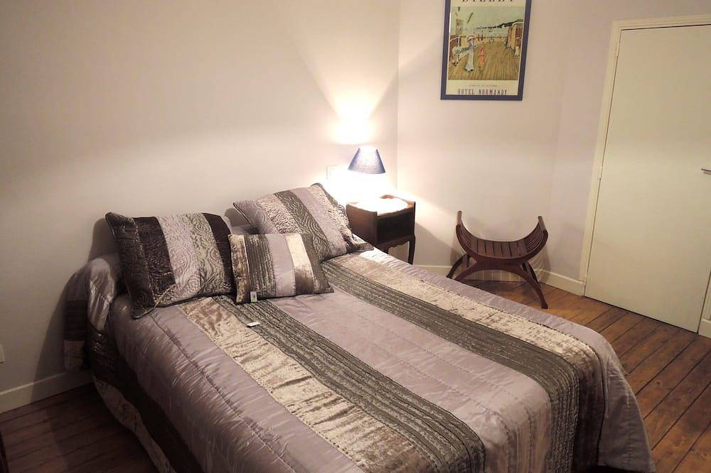 Maison Familiale 6 Pers. (+enf.-3ans) , 2*, Place Morny 50 m, jardin, terrasse, in Deauville, Région de Lisieux