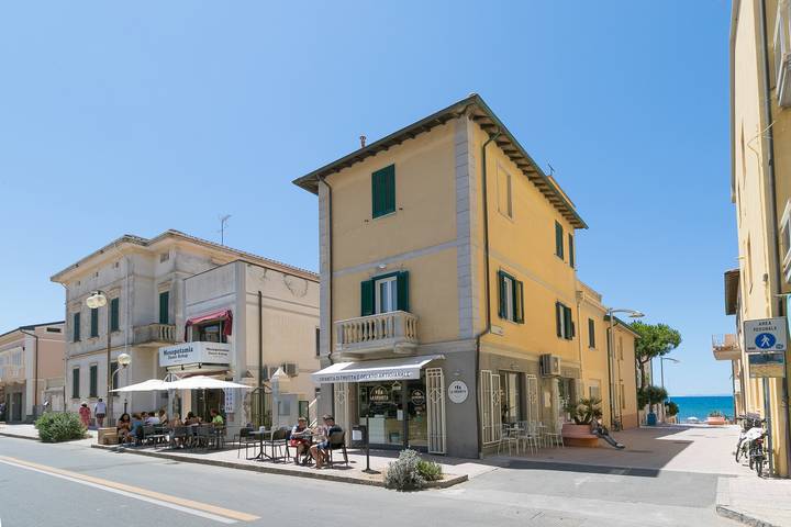 Appartamento intero, Appartamento per vacanze "Casa del Marinaio" con vista mare, Wi-Fi, balcone e terrazza in Spiaggia di Rimigliano (San Vincenzo), San Vincenzo