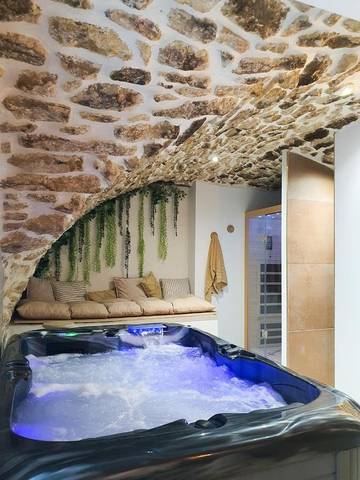 Gîte pour 2 personnes, avec jacuzzi et sauna à Étoile-sur-Rhône