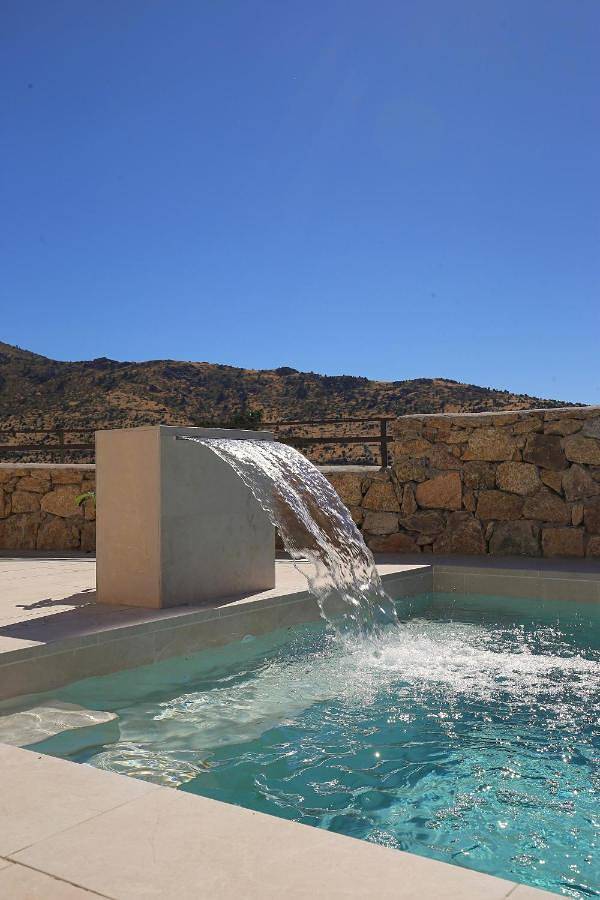 Casa de vacaciones para 10 personas, con piscina además de balcón y jacuzzi - 1