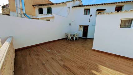 Gîte pour 5 personnes, avec terrasse à Arguedas