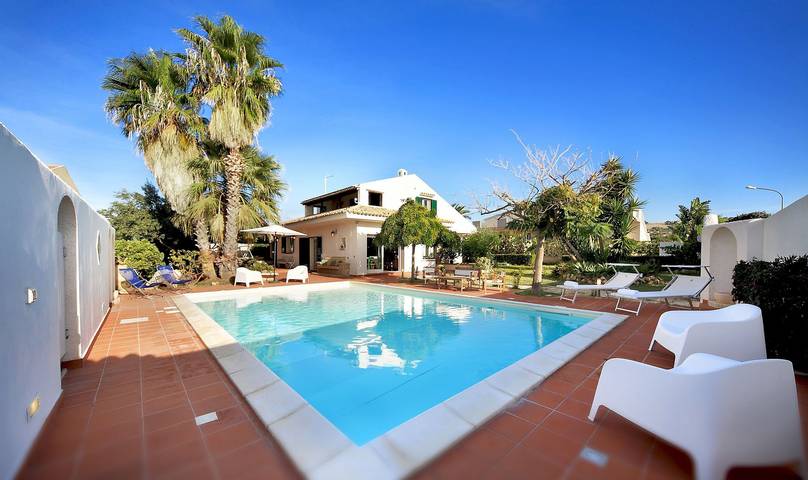 Villa für 7 Personen, mit Garten und Balkon in Ragusa