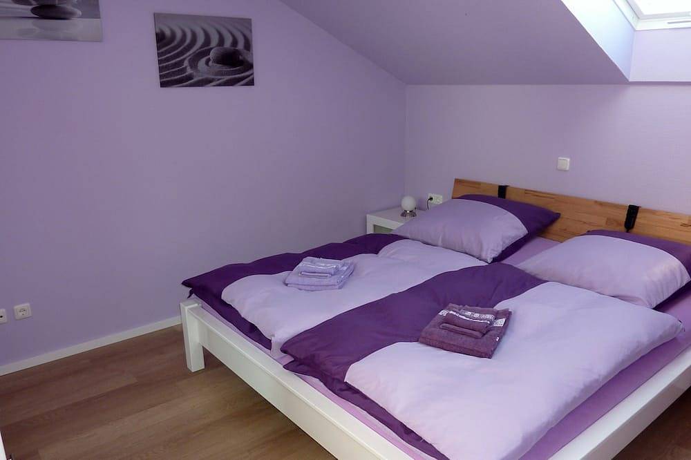 Ganze Wohnung, Fw Nähe Fuhlendorf  südl.Boddenküste . 70qm für 4 Pers-idylische Lage am Wald in Bartelshagen II, Saal