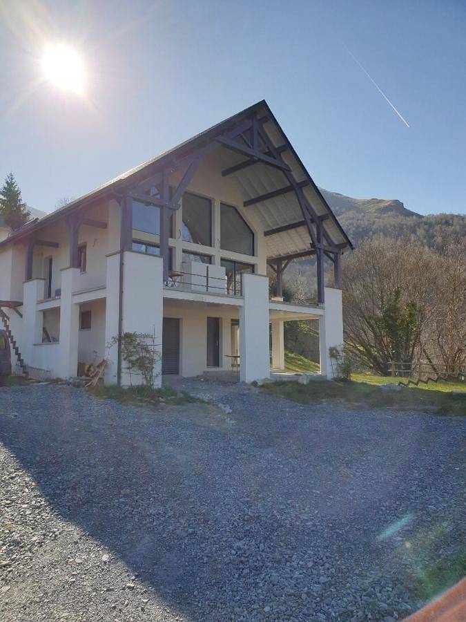 Gîte pour 4 personnes, avec Terrasse et Jardin ainsi que Vue sur le lac et Vue à Artalens-Souin