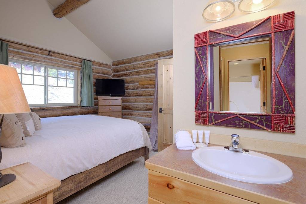 Moonlight Club! Ski-in / Ski-out Cowboy Heaven Cabin mit bester Aussicht in Big Sky! in Big Sky Mountain Village, Big Sky