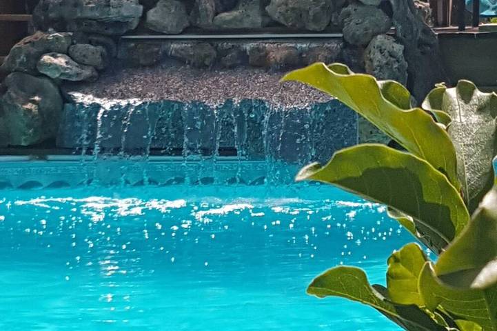 Location de vacances pour 12 personnes, avec jardin et jacuzzi à La Chapelle-devant-Bruyères