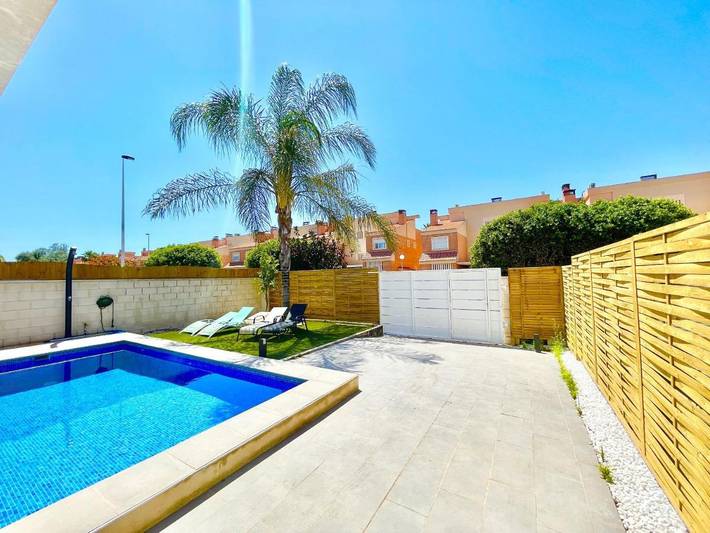 Casa rural para 6 personas, con piscina además de jardín y terraza en Santa Pola - 2