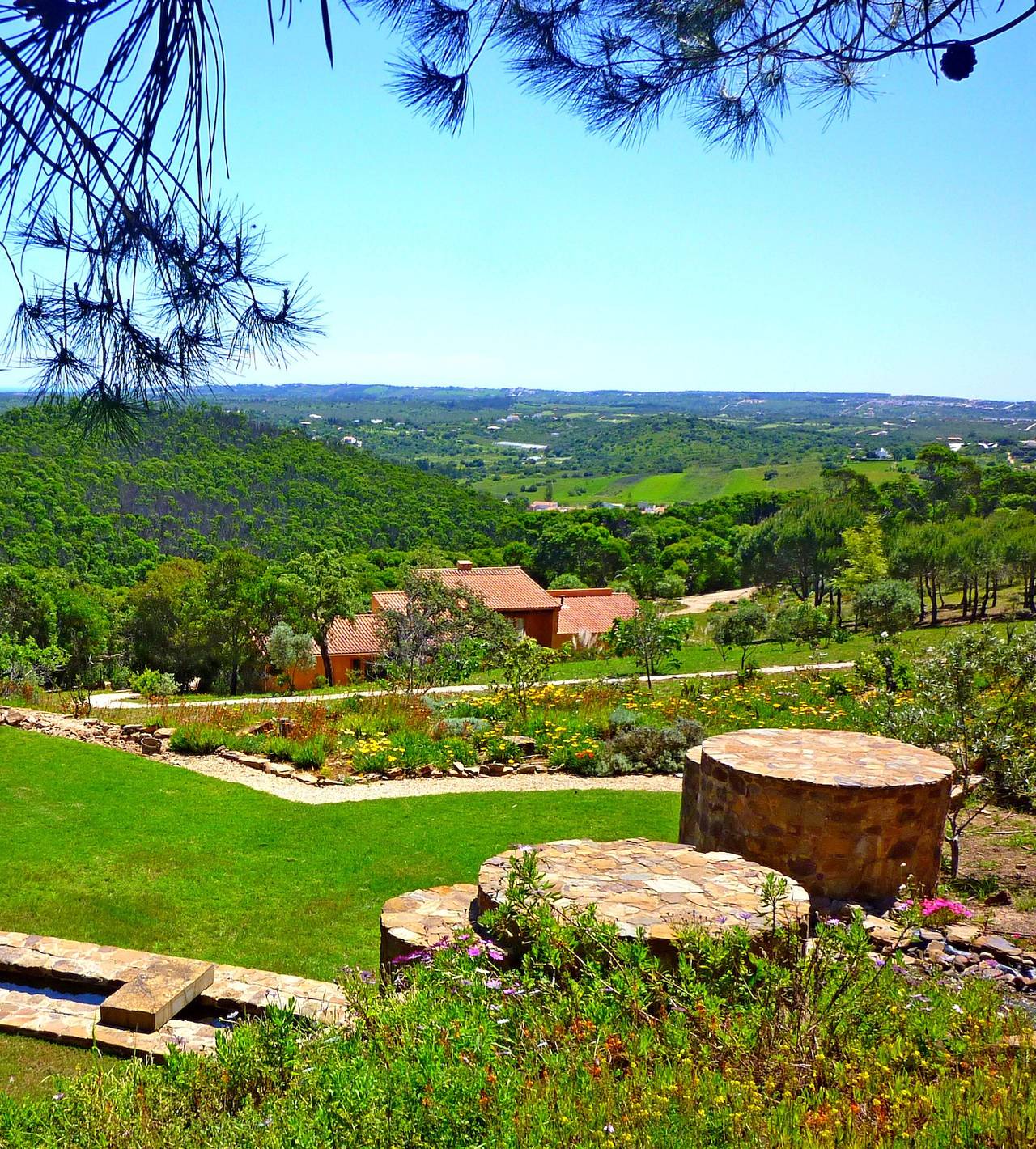 Apartamento inteiro, Apartamento de férias para 3 pessoas com piscina in Barão de São João, Lagos