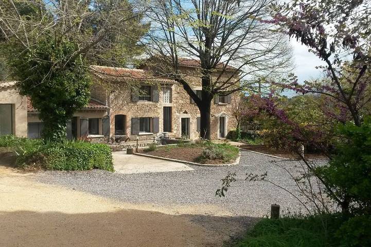 Gîte pour 11 personnes, avec jardin et terrasse à Anduze