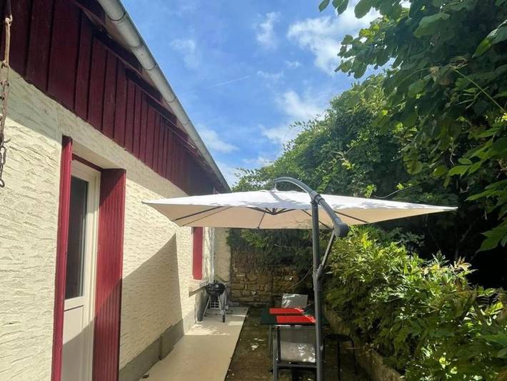 Location de vacances pour 2 personnes, avec terrasse et piscine, animaux acceptés à Saint-Julien-de-Lampon - 2