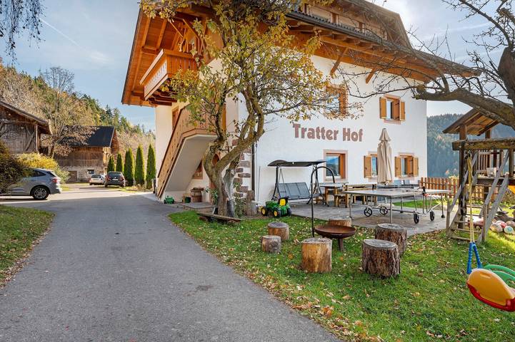 Quarto Duplo 'Tratterhof' com Vista Montanha, Jardim Partilhado e Wi-Fi in Avelengo, Alpes de Sarentino
