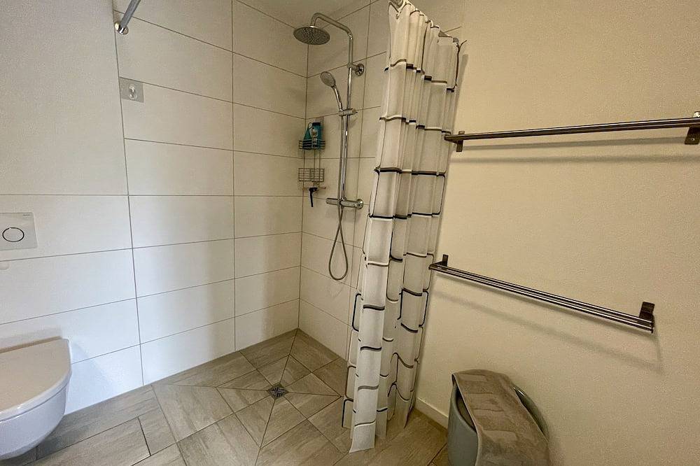 Ganze Wohnung, Apartment Tanja, modern, large terrace, garage, quiet, central location in Engen, Hegau