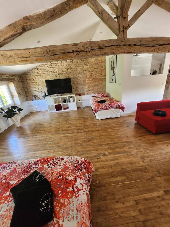 Location de vacances pour 5 personnes, avec jardin et vue ainsi que sauna et terrasse à Saint-Jean-de-Liversay - 2