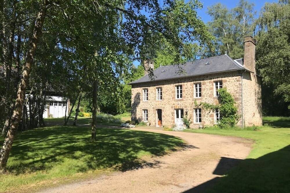 Grand and traditional French country house, set in a stunning wooded landscape in Ambrières-les-Vallées, Parc naturel régional Normandie-Maine