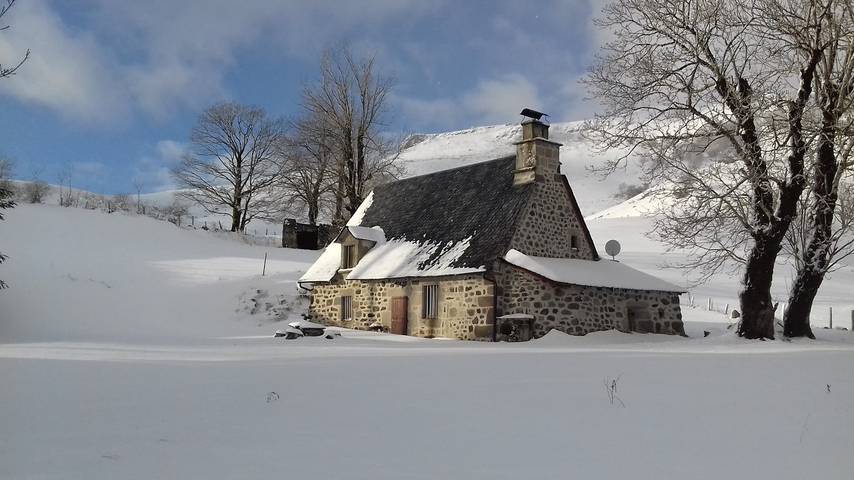Gîte pour 8 personnes, avec jardin, animaux acceptés dans le Cantal - 4