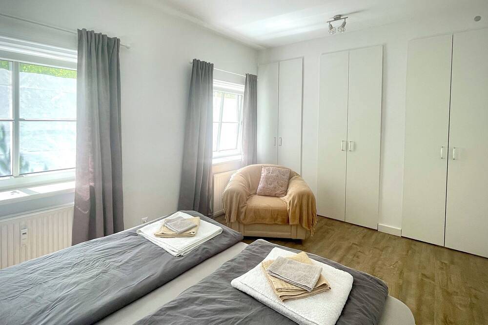 Ganze Wohnung, Velden Pool Appartement - Großes Appartement mit eigenem Pool in Velden am Wörther See, Villach-Land