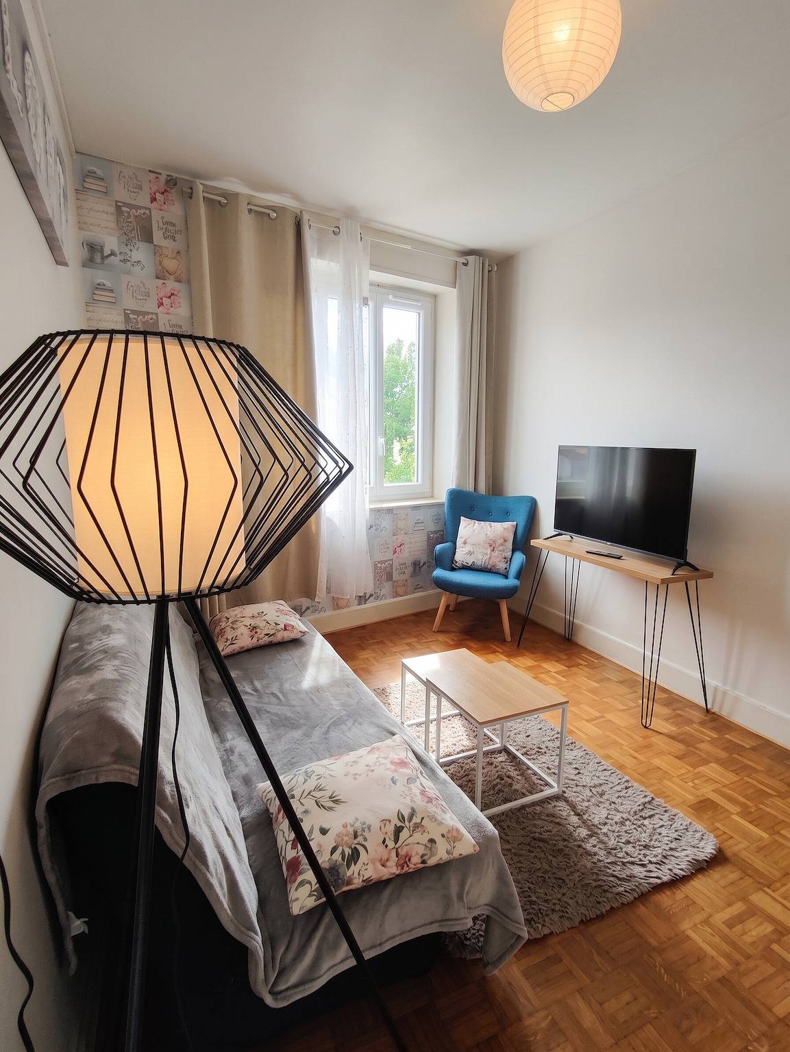 Entire apartment, Cozy apartment in Néris-les-Bains - 57 m² with terrace in Néris-les-Bains, Montluçon region