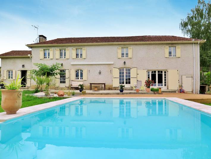 Gîte pour 9 personnes, avec jardin et terrasse à Nassiet