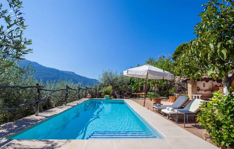 Terrasse Poolside Apartment in der Nähe von Restaurants & Zentrum in Fornalutx, Mallorca Westen