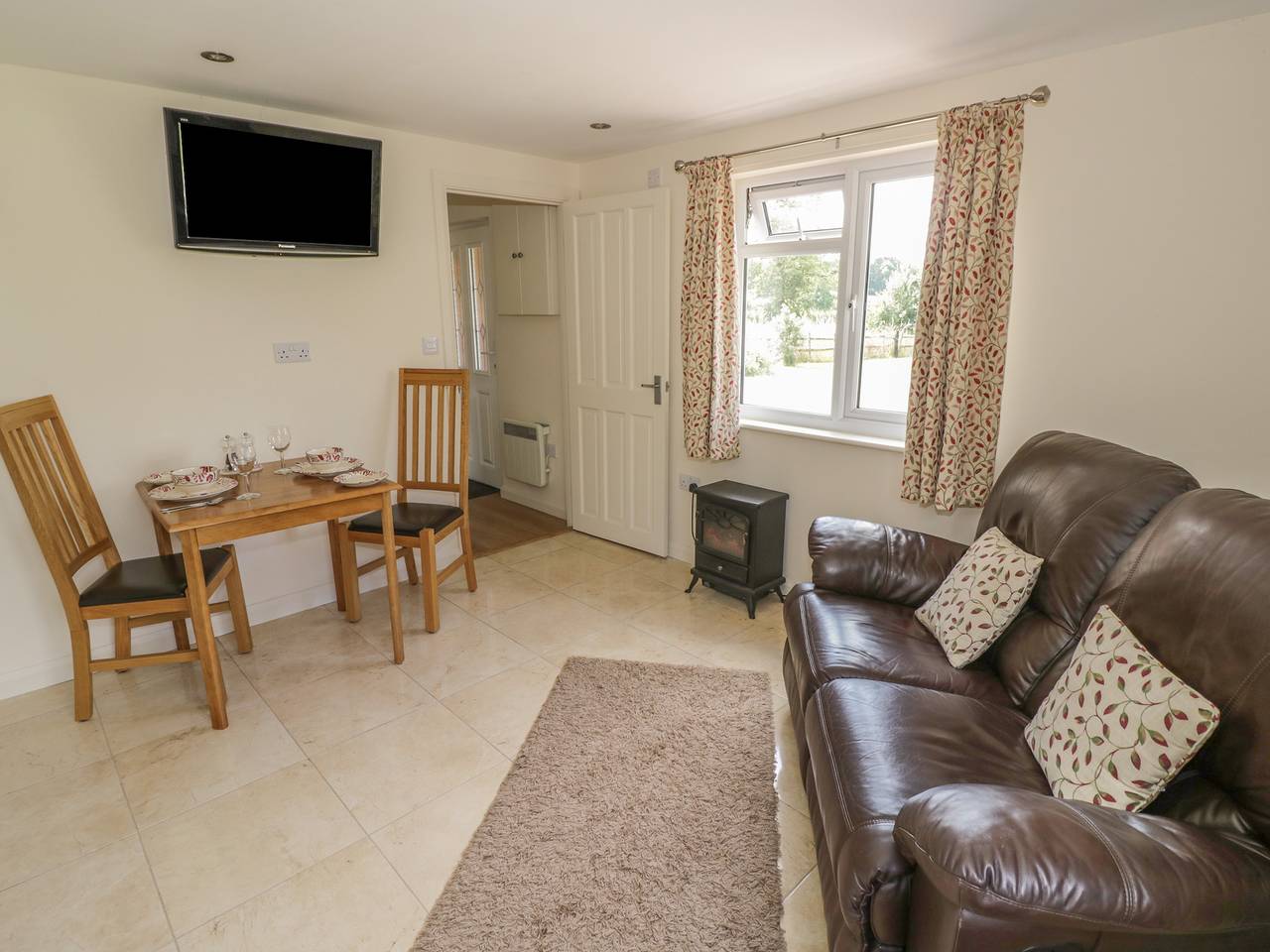 Lawn Lodge in Gloucestershire