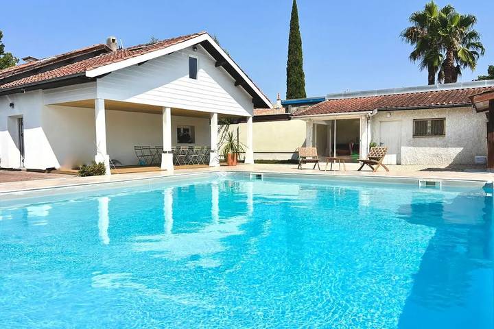 Villa pour 12 personnes, avec piscine et jardin à Gujan-Mestras