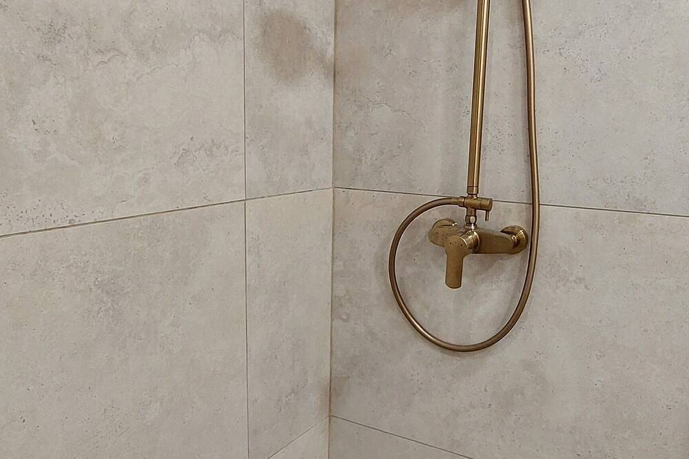 Chambre d'hôtes, au coeur du Var, refuge idéal pour un séjour calme et soleil in Besse-sur-Issole, Región Brignoles