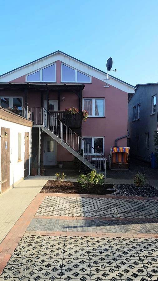 Ferienwohnung für 2 Personen, mit Balkon und Terrasse sowie Ausblick in Gingst - 2