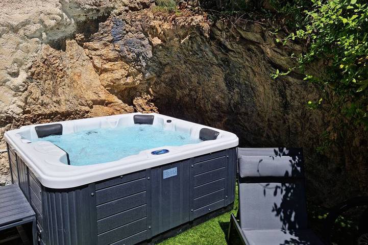 Maison de vacances pour 4 personnes, avec jardin et jacuzzi