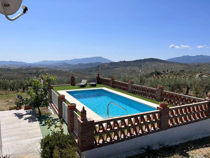 Casa rural para 4 personas, con vistas además de terraza y piscina en Alozaina - 2