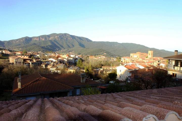 Gîte pour 16 personnes, avec jardin ainsi que vue et piscine à Santa Pau - 4