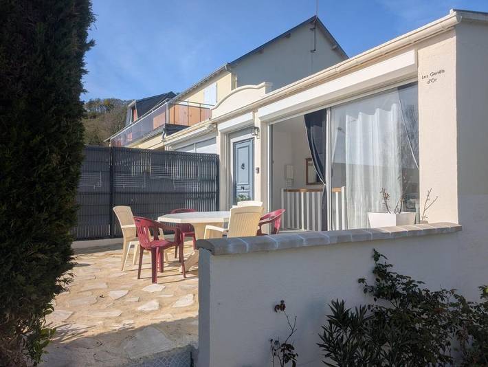 Location de vacances pour 7 personnes, avec vue et jardin à Saint-Jean-le-Thomas