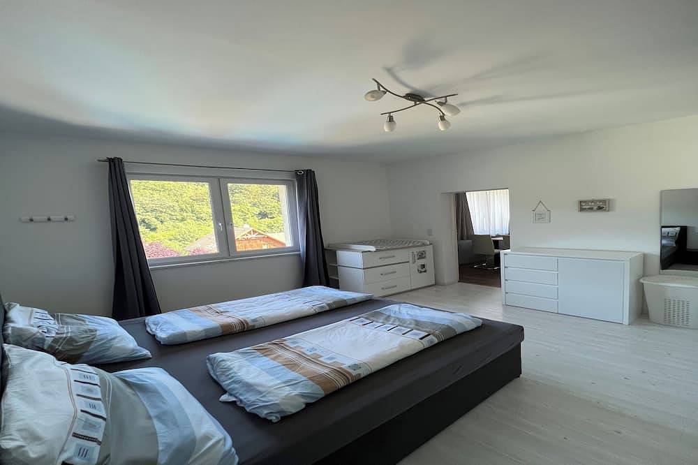 Ganze Wohnung, Ferienwohnung im Grünen nahe Wien mit Pool in Traisental