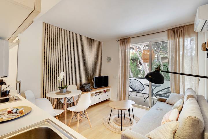 Ganze Wohnung, Ferienwohnung 'Bonito Apartamento En Gava Mar' mit Privatterrasse, Wlan und Klimaanlage in Platja de Gavà (Gavà), Gavà