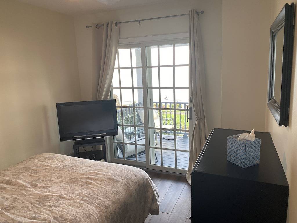 Lake House on Rochester's Secret Sidewalk in Rochester, Ontariosee