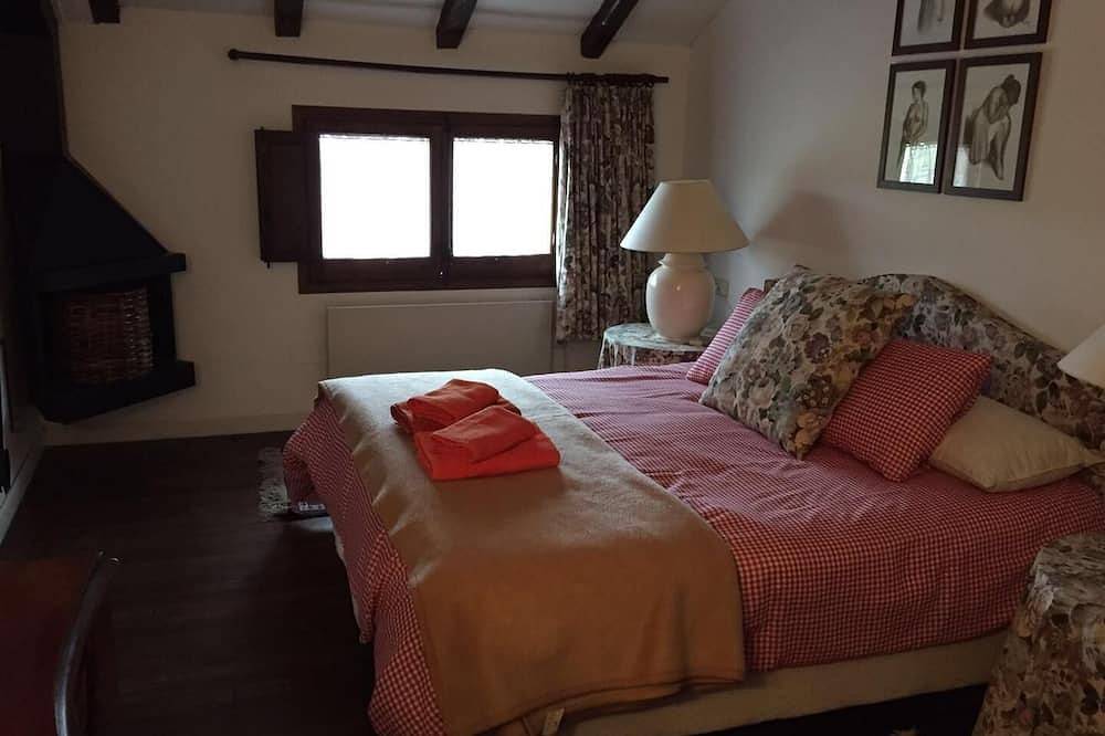 Apartamento entero, Guils I  - 6 Pax - Tres Habitaciones Piso, Capacidad 6 in Guils de Cerdaña, Cerdanya