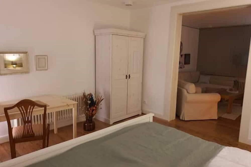 Entire apartment, Living in the Mayor‘s Mansion in Hamburg Schnelsen, Hamburg