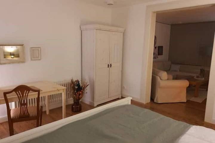 Ganze Wohnung, Wohnen in der Bürgermeistervilla<br> in Hamburg Schnelsen, Hamburg