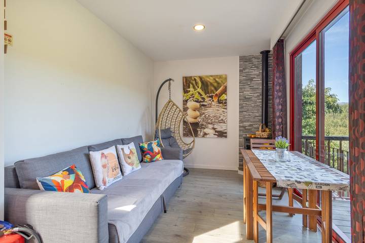 Bungalow 'Casinhas Do Minho' with Lake View, Wi-Fi and Air Conditioning in Ázere, Viana do Castelo District