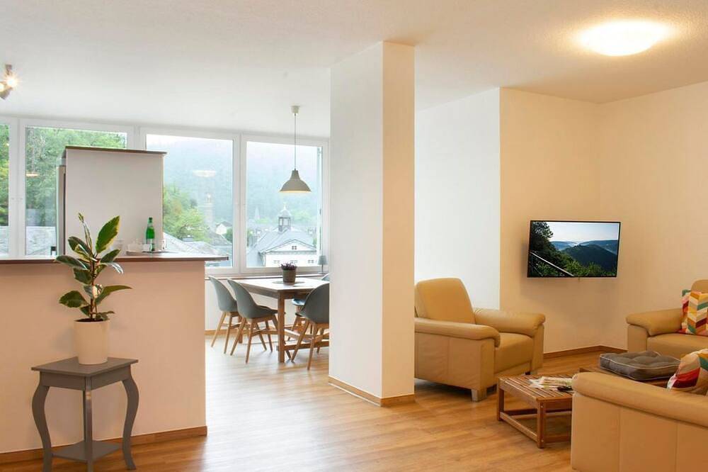 Ganze Wohnung, 7-Bett Ferienwohnung Hundeglück - Haus Alleegarten Ferienwohnungen in Bad Bertrich, Traben-Trarbach und Umbegung