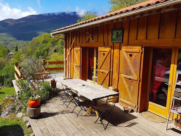 Gîte pour 10 personnes, avec jardin et vue à Anla
